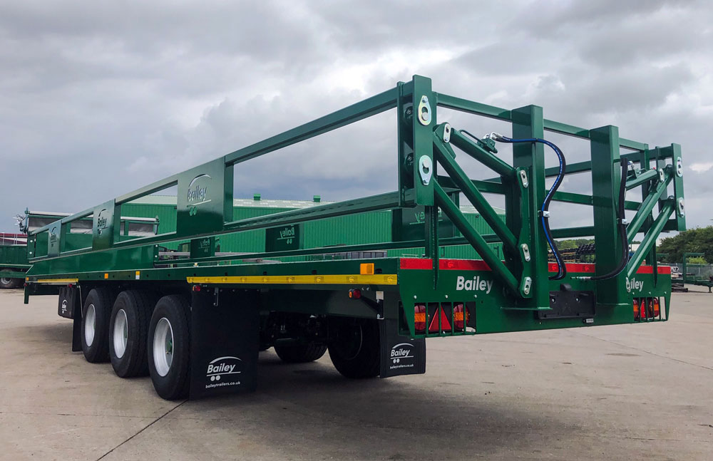 Bale trailer fitted with 850mm hydraulic bale clamps