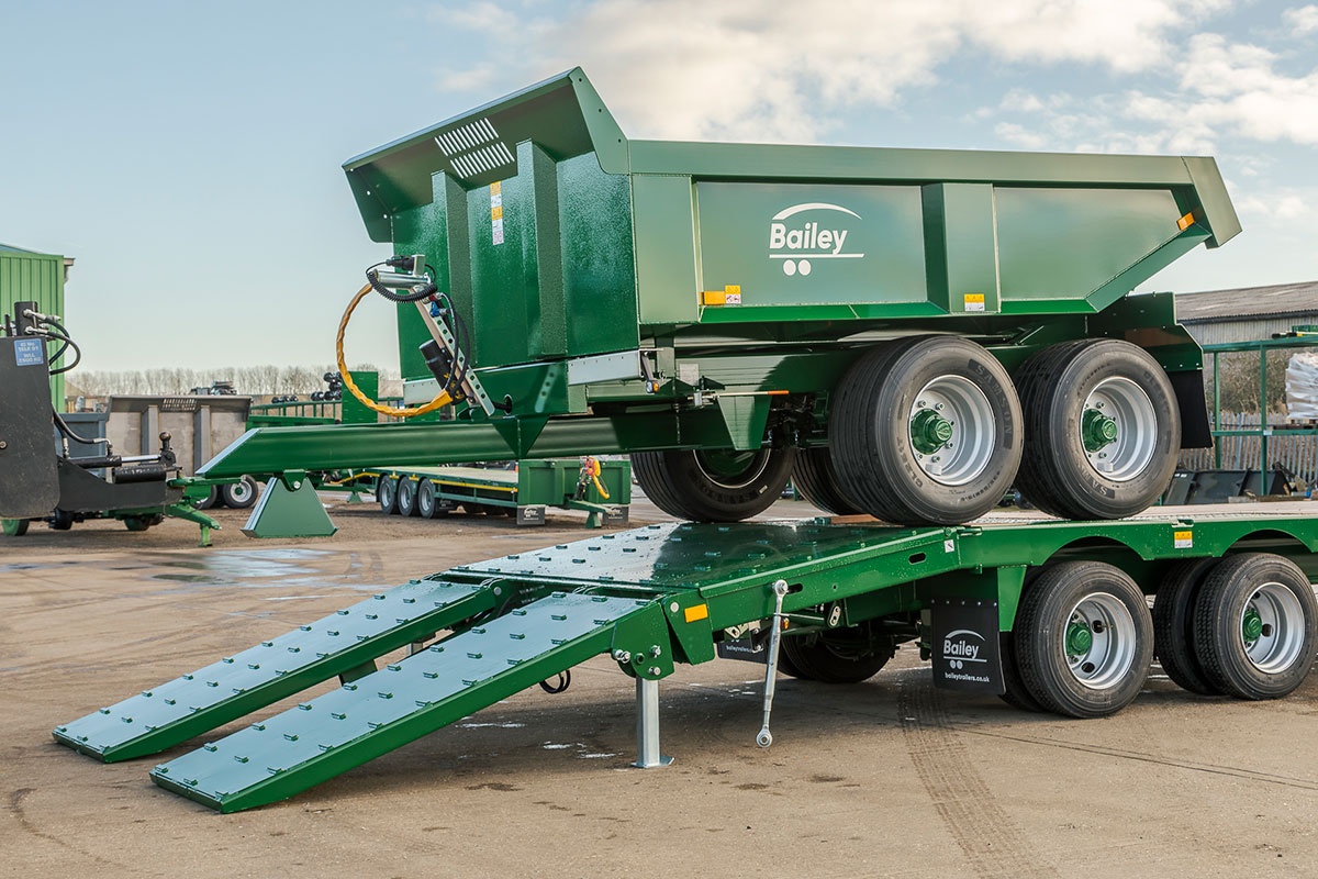 Beavertail Low Loader ramps down