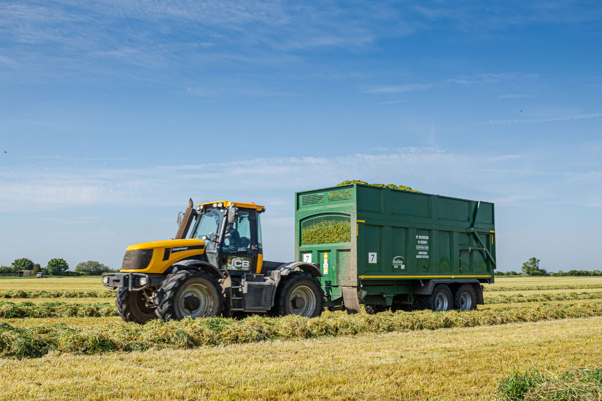 Bailey TB trailer during harvest